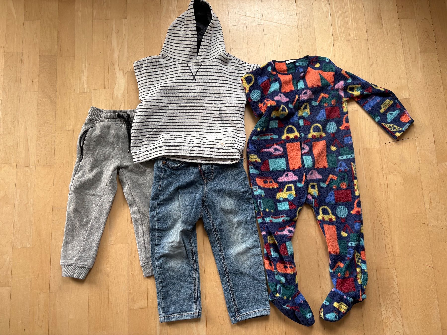 Lotti & Set di vestiti: Kleiderpaket Jungs 104 – Usato da Bonstetten venduto da ver_5d57
