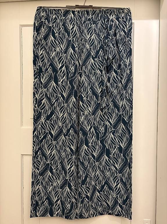 Pantaloni: Nile- Luftige Hose grün/weiss – Usato da Winterthur venduto da Pluna70