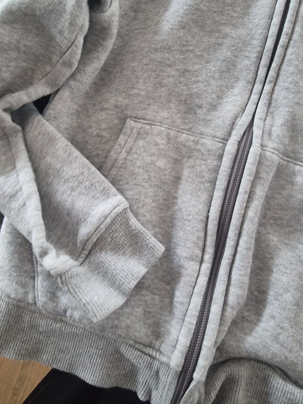 H&M Jacken & Mäntel: H&M Sweatjacke, 122/128 – Gebraucht aus Buttikon SZ von Limo180 1