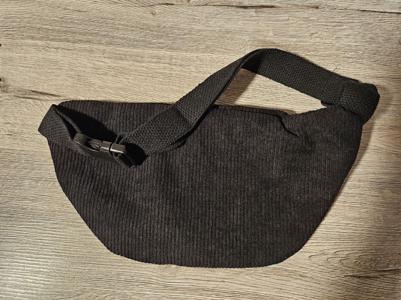 Taschen für Damen: Schicke Cord Bauchtasche, neu! – Neu und originalverpackt aus Hunzenschwil von nudget 2