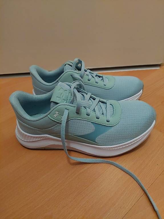 Scarpe da donna: Under Amour Sneakers EU38 – Usato da Gossau SG venduto da sus_bkb7 2