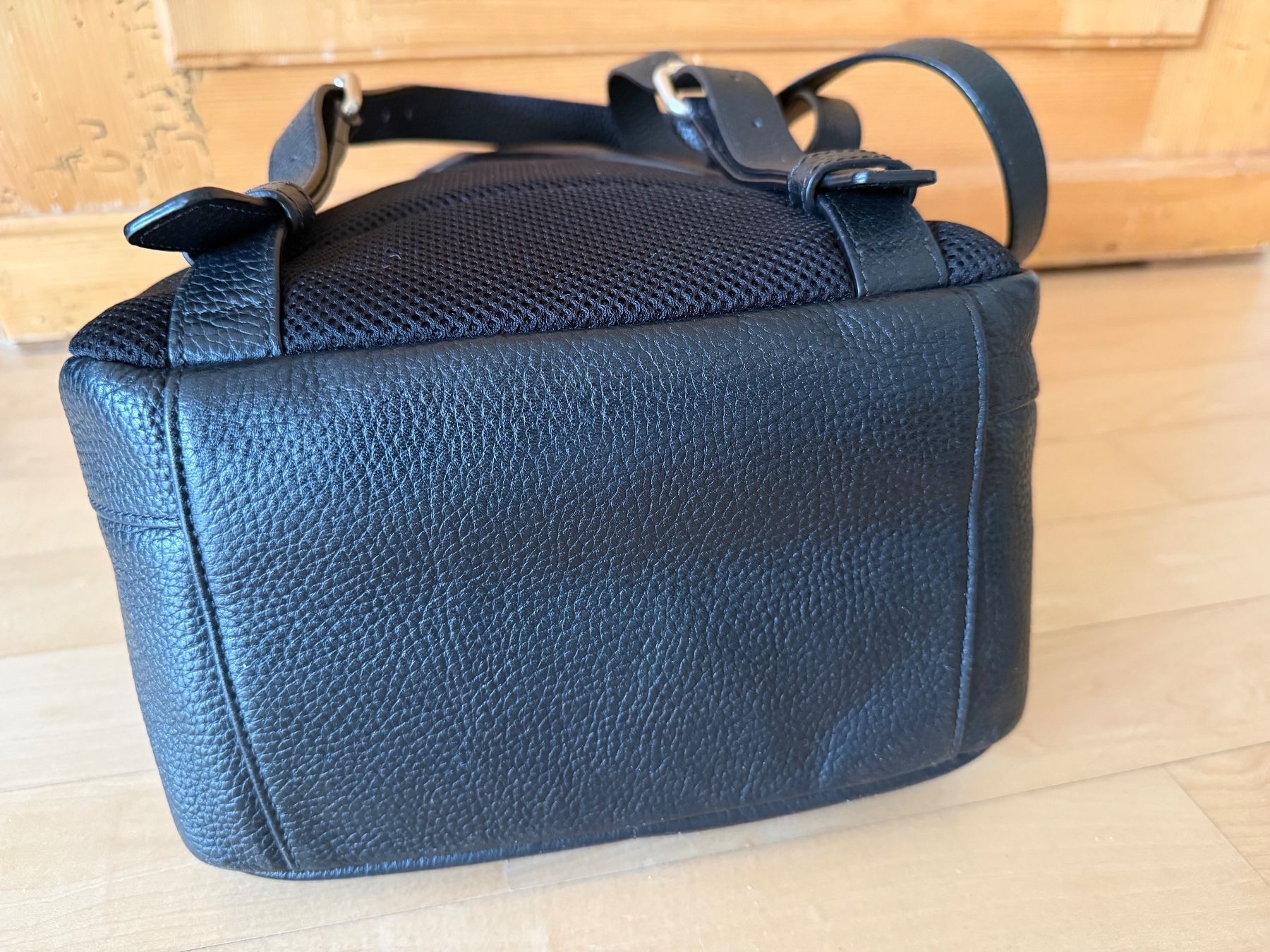 Navyboot Zaini: Navyboot Leder Rucksack schwarz - genarbtes Leder – Usato da Uster venduto da Schangnau87 5