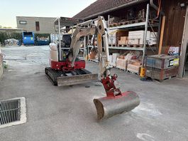Takeuchi TB325R  Powertilt  MS03  1000h-Service gemacht