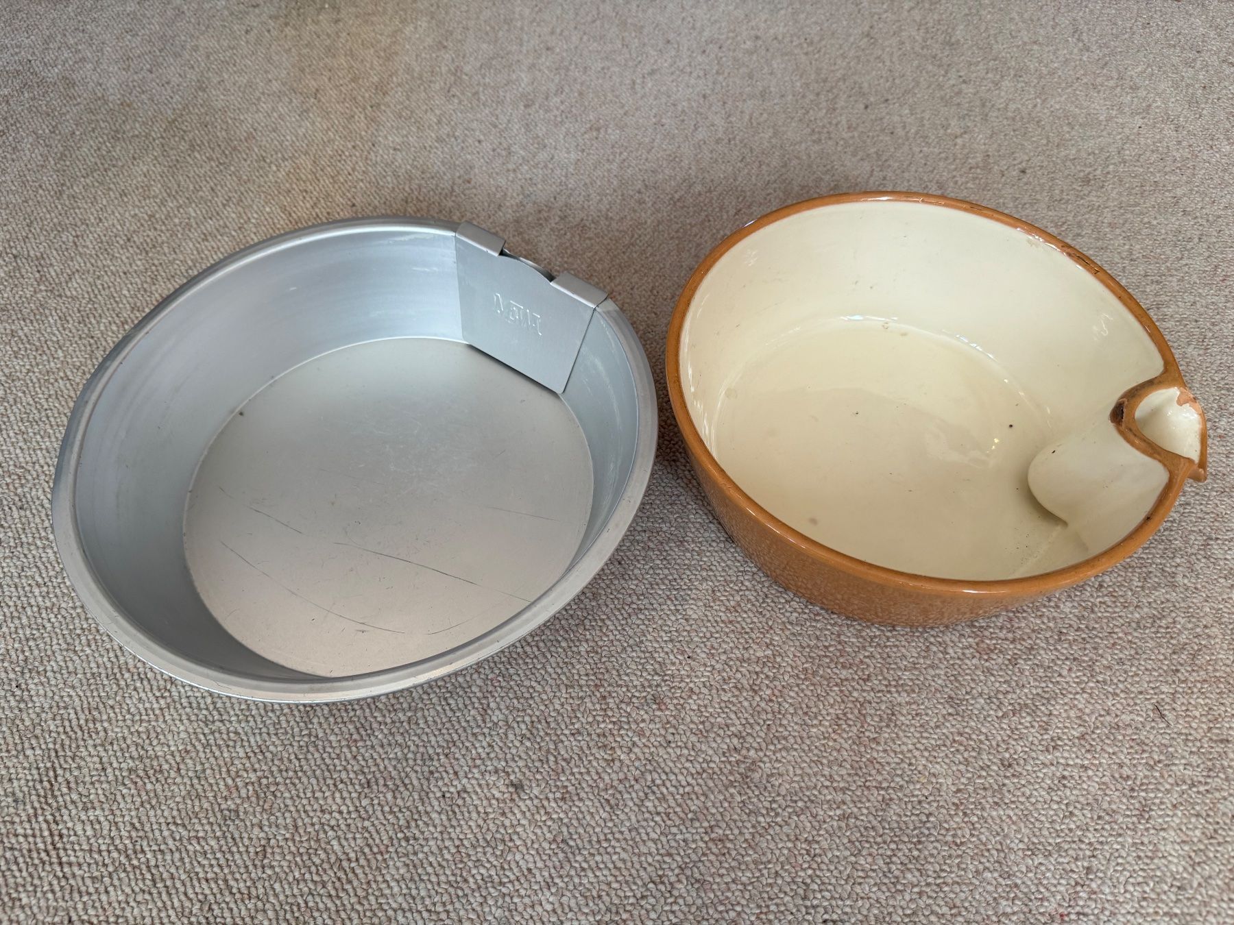 Ciotole: 2x Entrahmschüssel, Aluminium/Keramik – Usato da Volketswil venduto da markdenzler