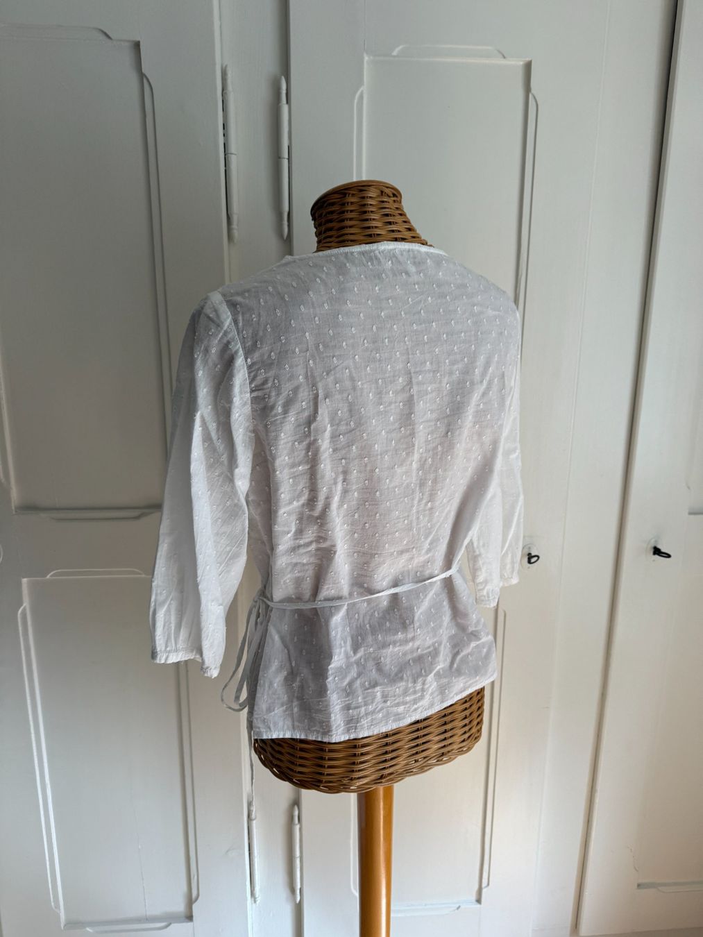 Mango Camicette: MANGO - Wickelbluse weiss S – Usato da Zürich venduto da Diazaio 2