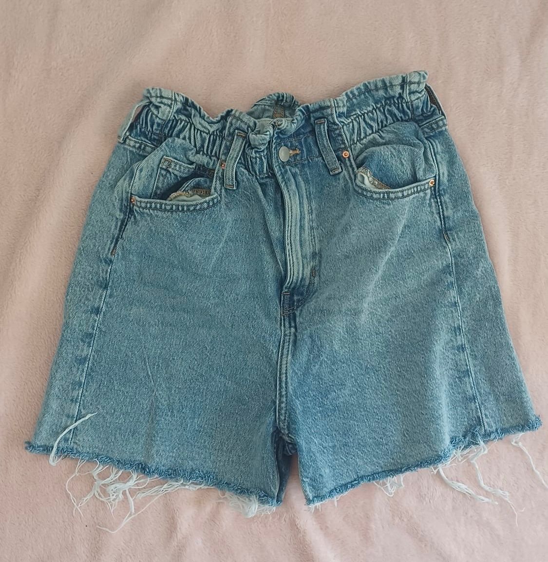 Jeans: Jeansshorts Damen Grösse 36 – Gebraucht aus Mauren TG von Mariso11