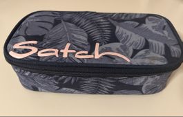 Satch Federmappe blau mit Blattmuster