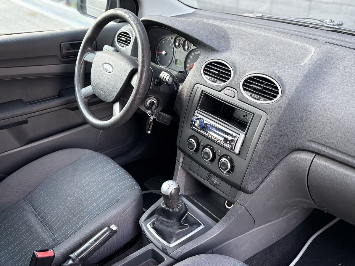 Ford Automobili: Ford Focus 1.4 Silb. 5-trg. mit rest MFK – Usato da Oetwil am See venduto da tomacar 6