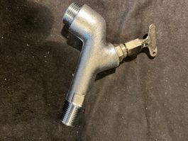 Neuer, ungebrauchter Wasserhahn für den Aussenbereich
