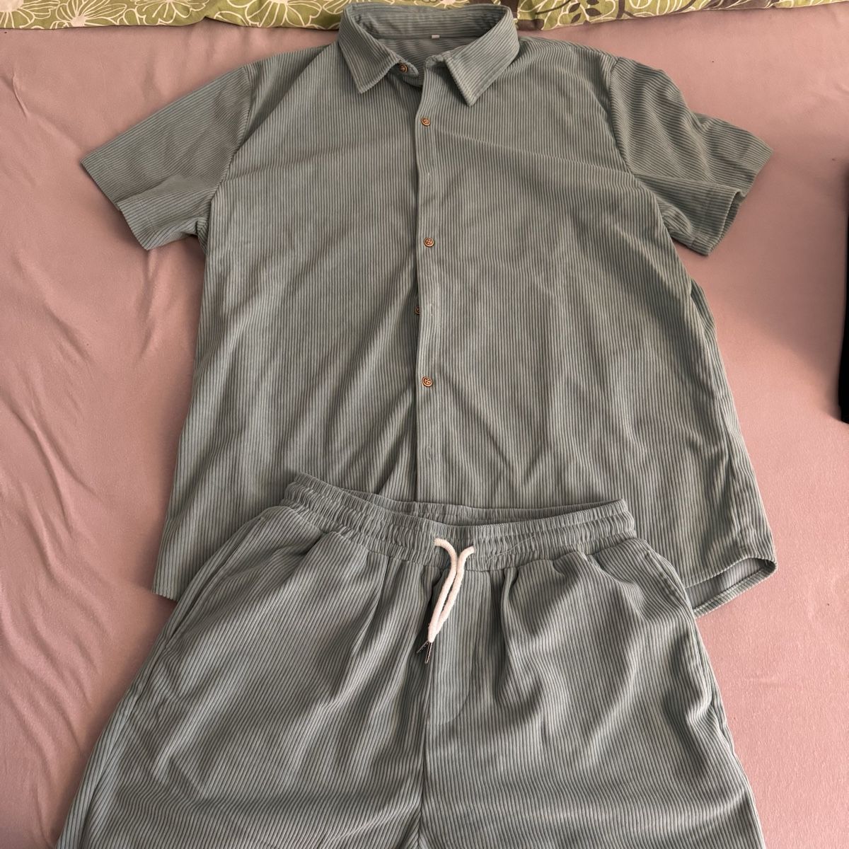 T-shirt: Sommer Set Grösse XL – Nuovo (secondo la descrizione) da Hinwil venduto da norisenya