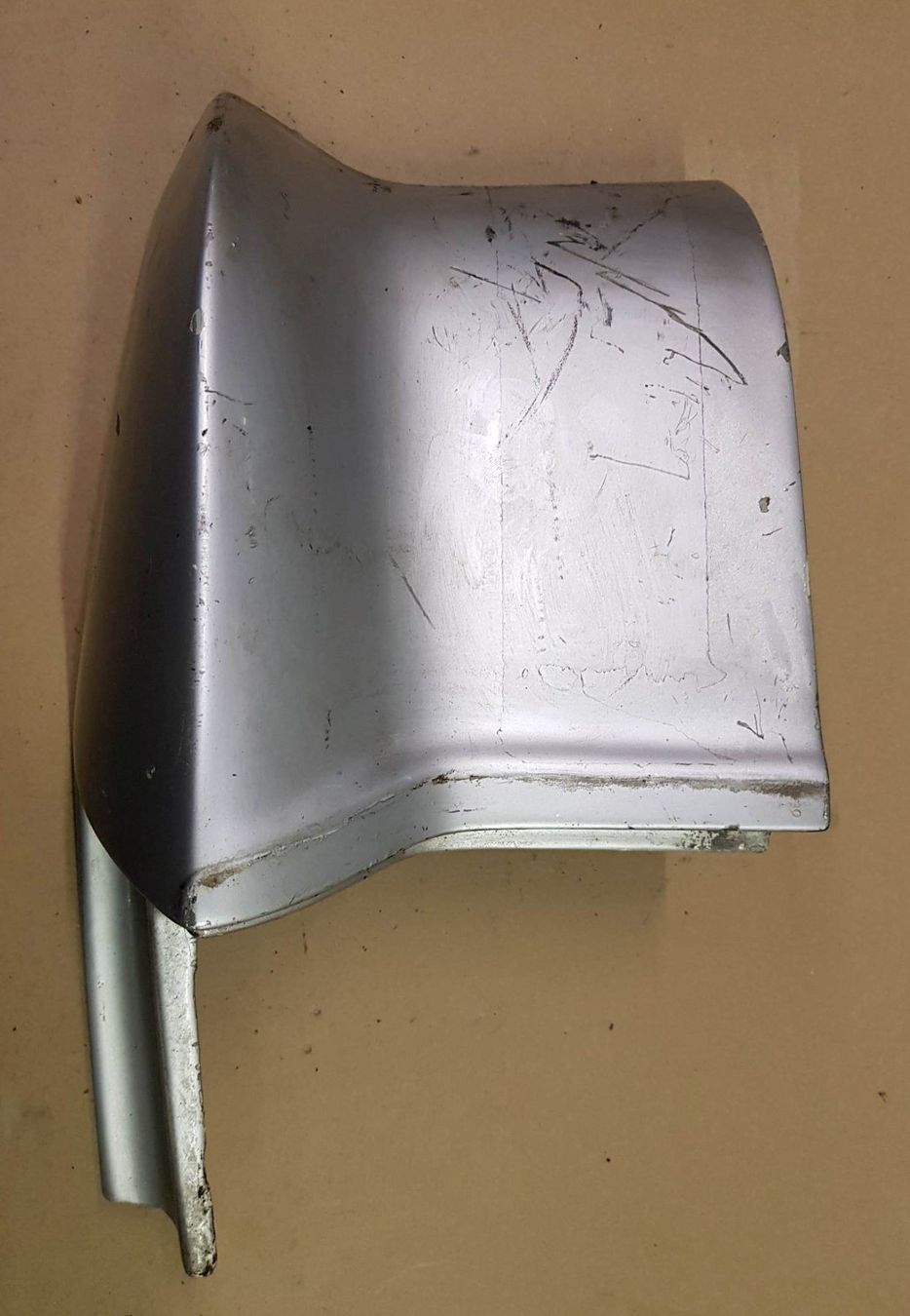 Dodge Tutti pezzi di ricambio auto: Dodge Dart Guss-Ecken hinten – Usato da Niedergösgen venduto da usc_8qc6 1