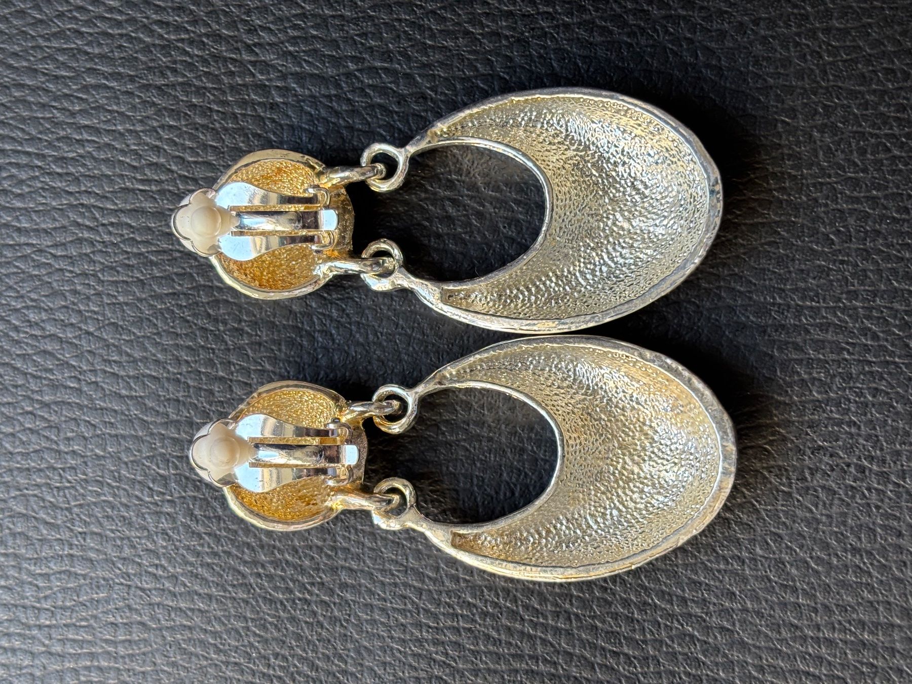 Orecchini pendenti & Orecchini a lobo: Clips d'oreilles vintages style moderniste – Usato da Peseux venduto da CharmeCommerce 5