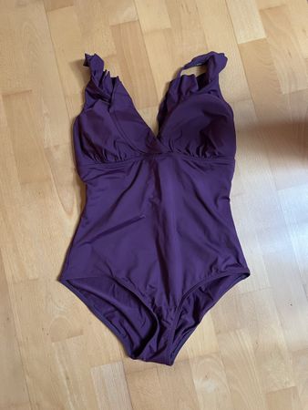Badeanzug Rüschen Gr. 40 aubergine