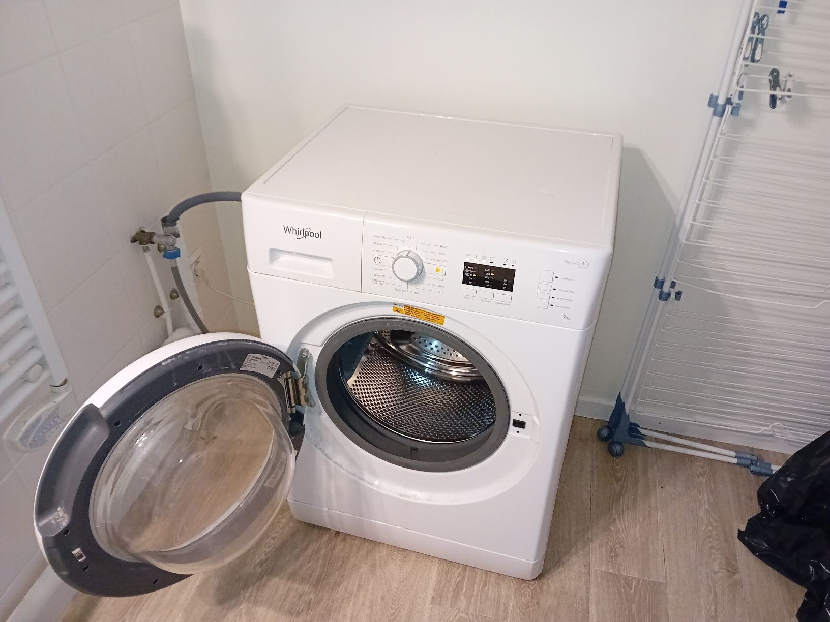 Waschmaschinen: Machine à laver Whirlpool  – Neu (gemäss Beschreibung) aus Moutier von  1