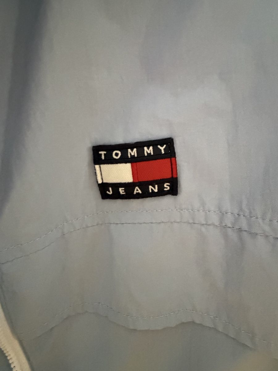 Tommy Hilfiger Vestes: Hellblaue Windjacke von Tommy Jeans – D'occasion à Bülach par ann_2ry2 3