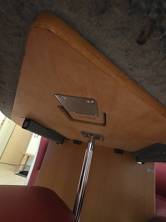 Tables: Schöner Granittisch, ausziehbar – D'occasion à Zürich par Spillmannr 1