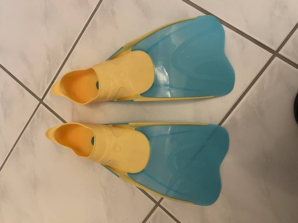 Decathlon Pinne, Maschere & Boccagli: Schwimmflossen Gr.30/31 – Usato da Schwellbrunn venduto da N_adine-92