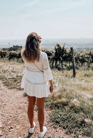 Weisses Smock Kleid Sommer