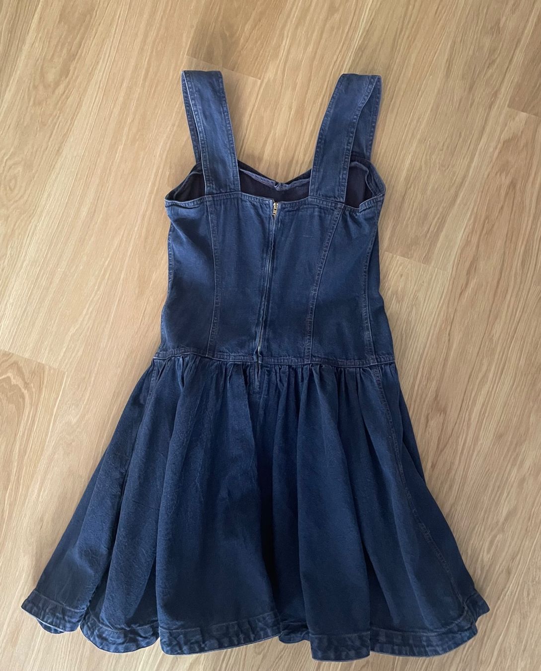 Vestiti: Denim Kleid mit Blumenrosetten – Usato da Kriens venduto da Mayang 1