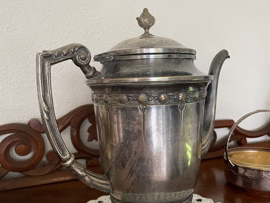 Teekannen: antike Teekanne Silberfarben Jugendstil – Gebraucht aus Emmenbrücke von Ladyboutique 8