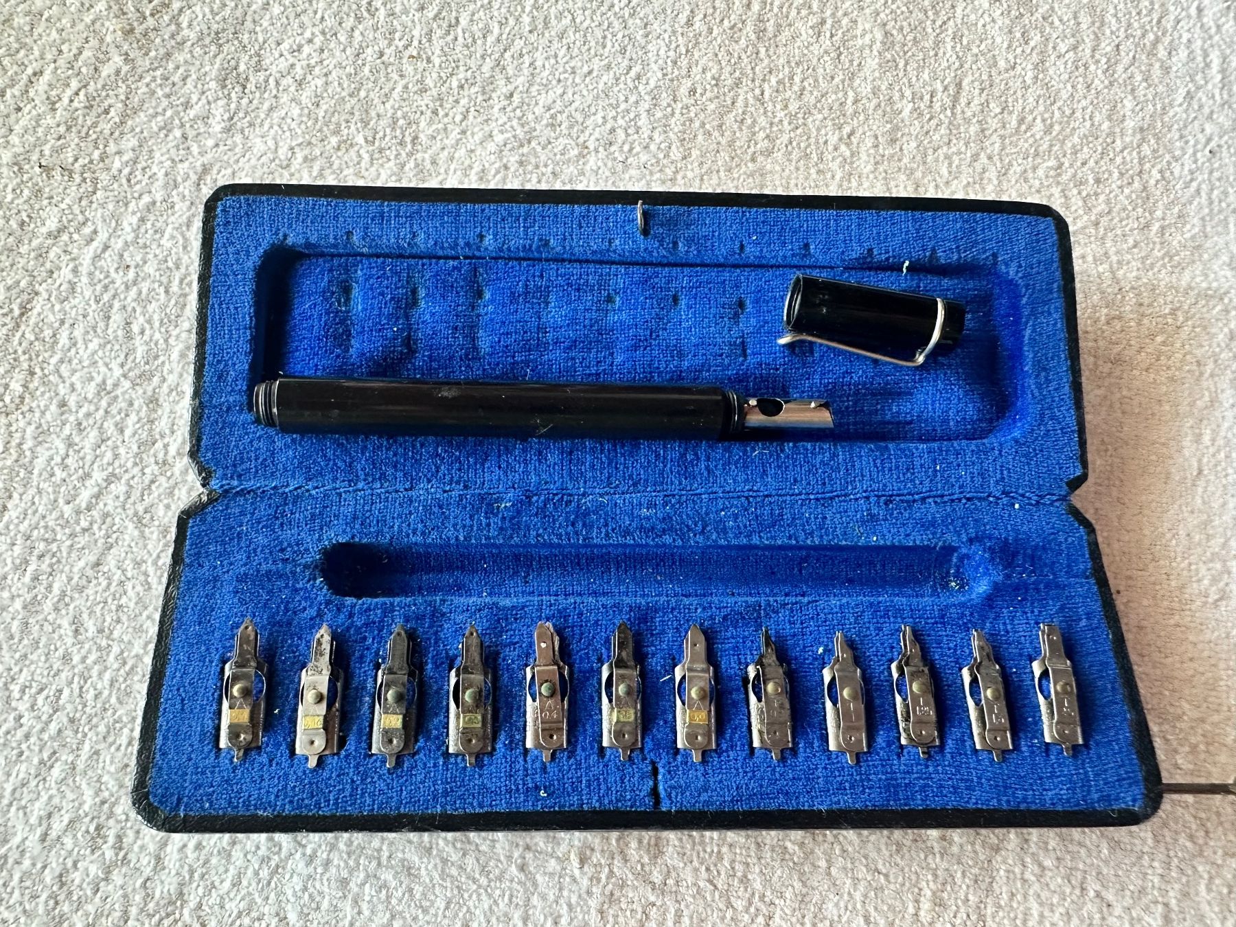 Pelikan Penna & Evidenziatori: Pelikan Graphos Federhalter mit 12 Spitzen – Usato da Thayngen venduto da Fliegheli 1