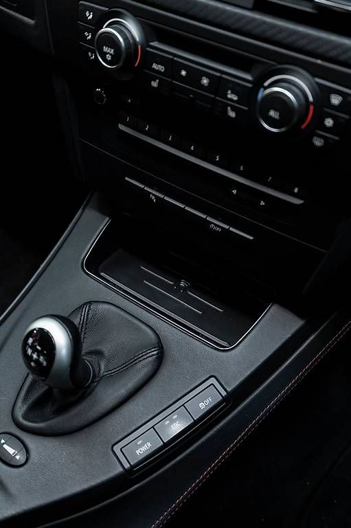 Caricabatterie: BMW E90 E92 E93 Wireless Charger Plug and Play Neu – Usato da Dübendorf venduto da allure11