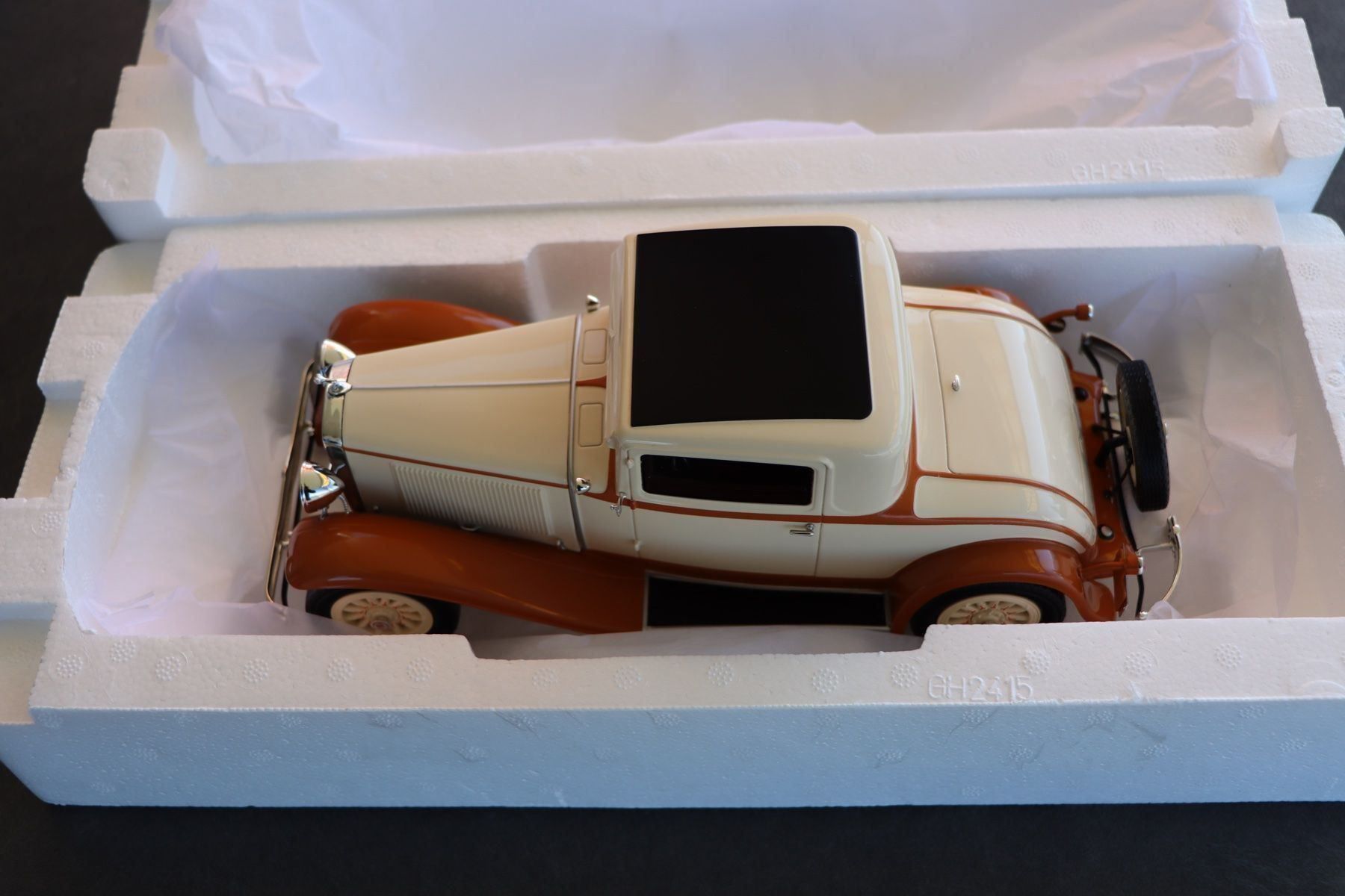 Dodge Modellini d'auto: Dodge Eight DG Coupe 1931 1:18 BOS Models – Nuovo e nell'imballaggio originale da Bühl b.Aarberg venduto da modelldiecast 4