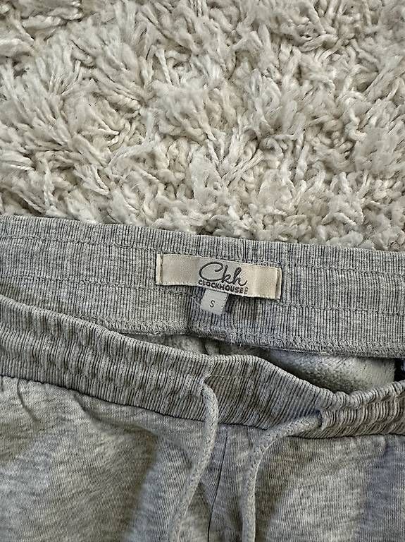 Hosen: Jogginghose grau, Grösse S – Gebraucht aus Ellikon a d Thur von anja_herbi 1