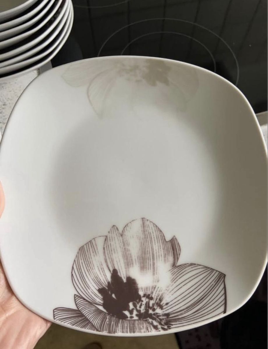 Set di piatti: Teller Set quadratisch Blumenmuster weiss gebraucht – Usato da Dielsdorf venduto da Ale_Cop 2