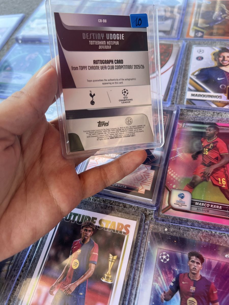 Topps Cartes à collectionner: topps Chrome 25/26 Udogie Auto /199 – D'occasion à Uhwiesen par maflo2 1