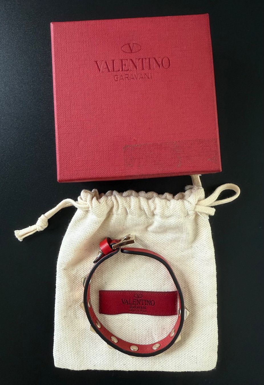 Valentino Bracciali & Braccialetti: Valentino Rockstud Armband – Nuovo (secondo la descrizione) da Kilchberg ZH venduto da LuxuryVault 2