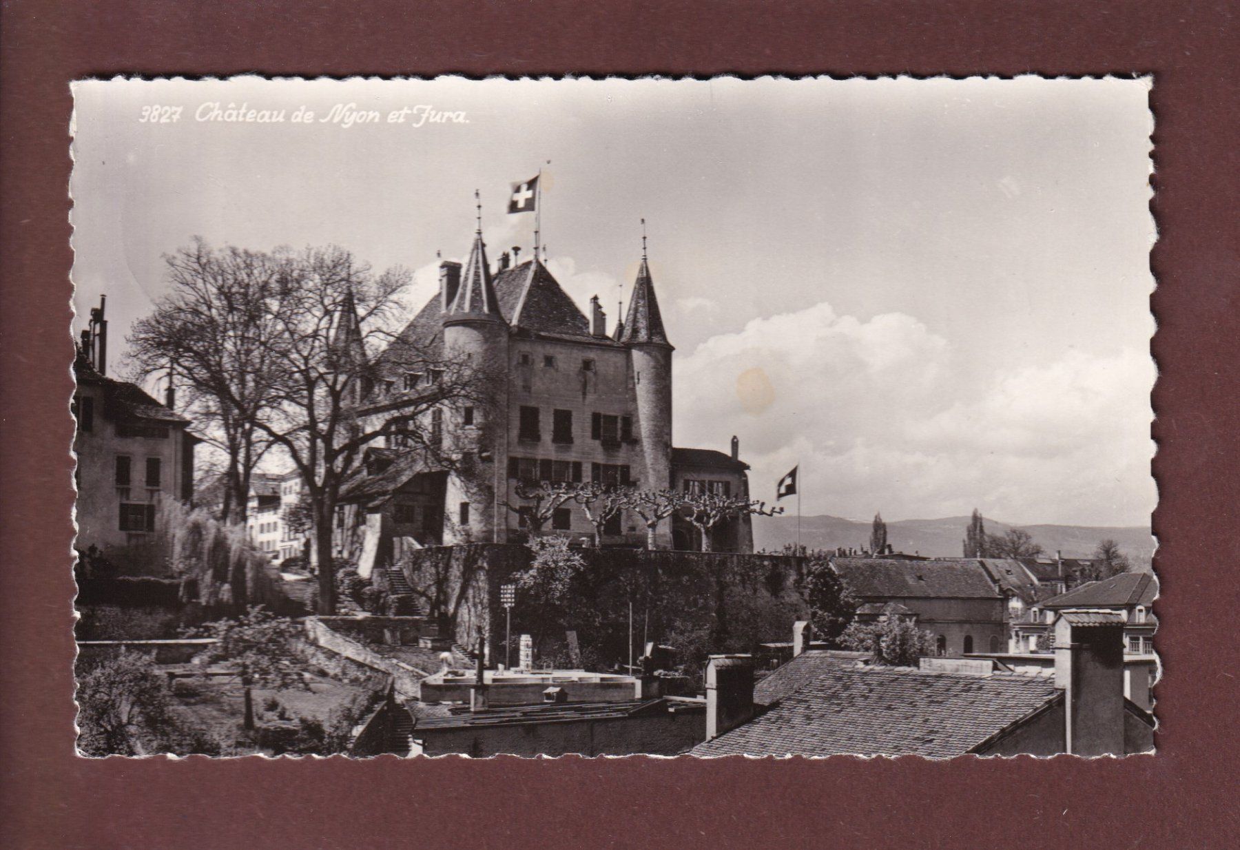 Cartoline postali: Château de NYON - 1962 – Usato da Pully venduto da nicecards
