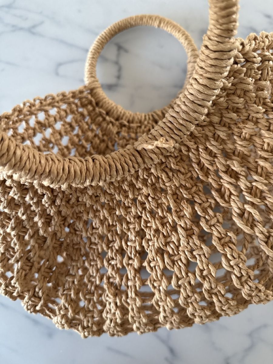 Sacs femmes: Sommer Tasche aus Bast – D'occasion à Basel par selinalivia 1