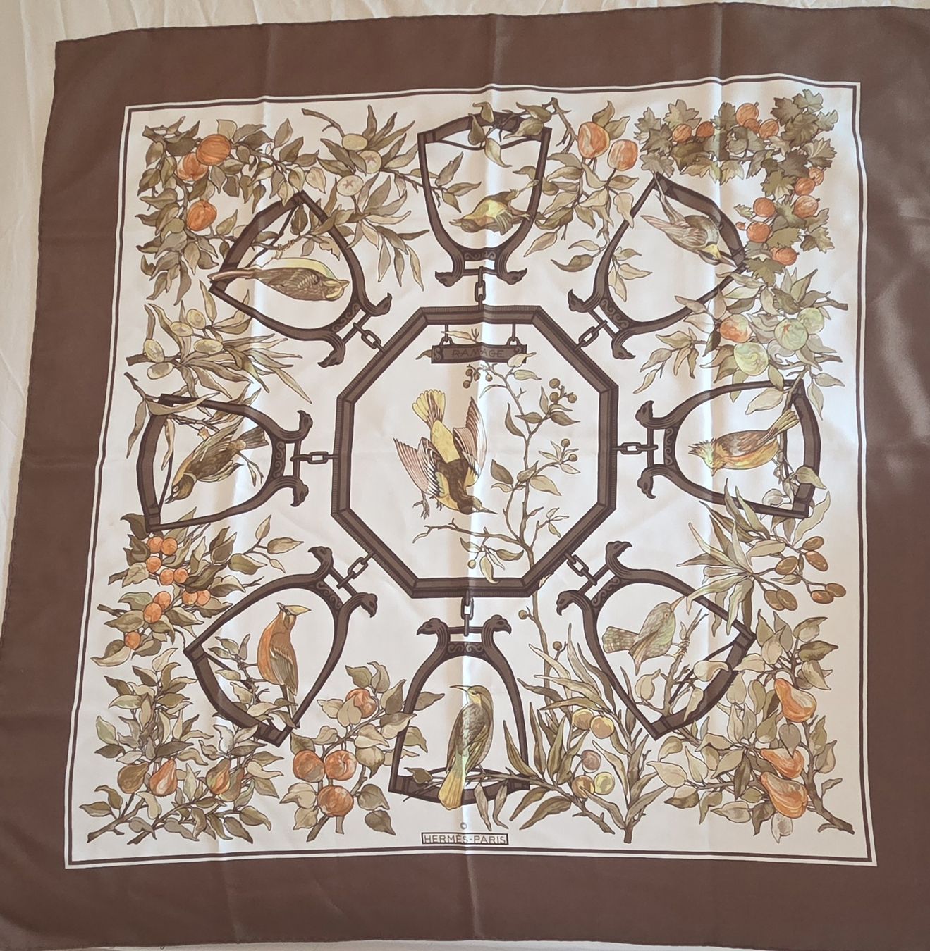 Hermès Foulard & Sciarpe: HERMES carré RAMAGE 90X90 – Nuovo (secondo la descrizione) da Ascona venduto da principessacaroline