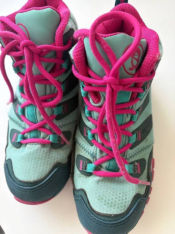 Scarpe per ragazzi: Wanderschuhe für Kinder Grösse 34 – Usato da Jonen venduto da Luzella