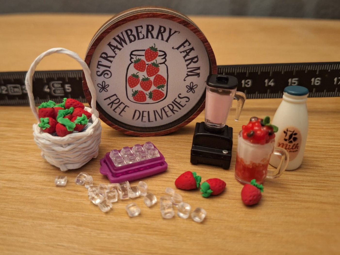Case e mobili per bambole: Handmade Erdbeershake Set – Nuovo (secondo la descrizione) da Zürich venduto da HandmadeTinyFood 2