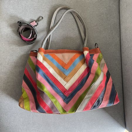 Leder Tasche mit mehrfarbigem Chevron-Muster 