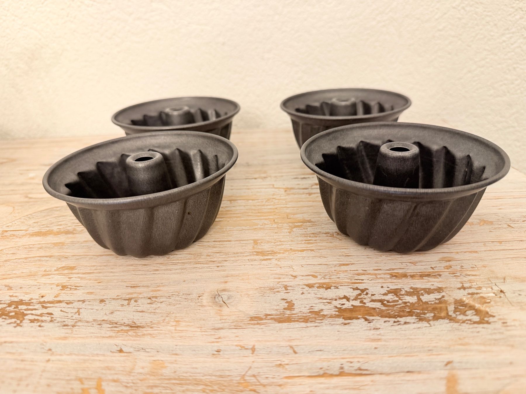 Moules à gâteaux: 4 kleine Gugelhupf Formen zum Backen oder Deko – D'occasion à Wolfwil par Inseider12 1