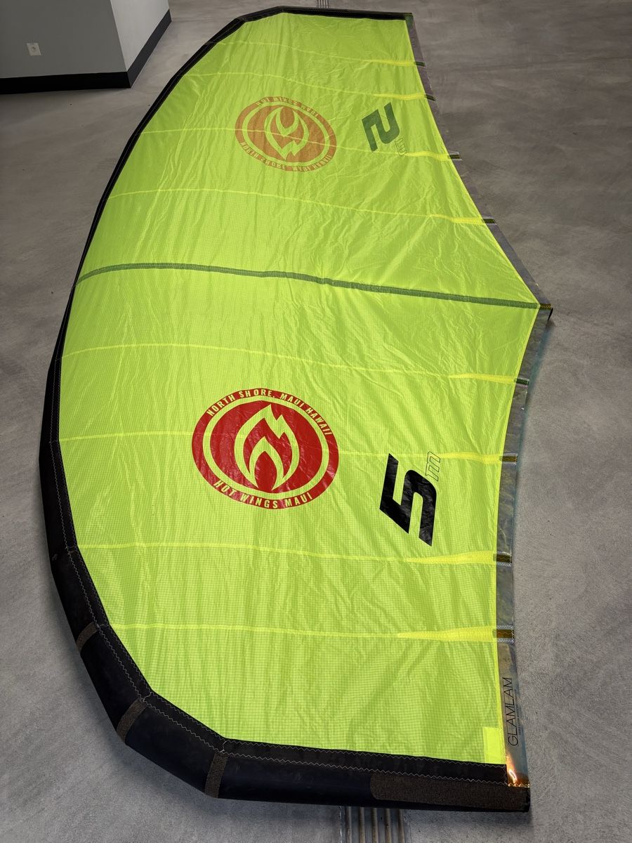 Kite: Hotwings Wingfoil Wing 5m neuwertig mit Pumpe – Gebraucht aus Muntelier von a_g_6bw2