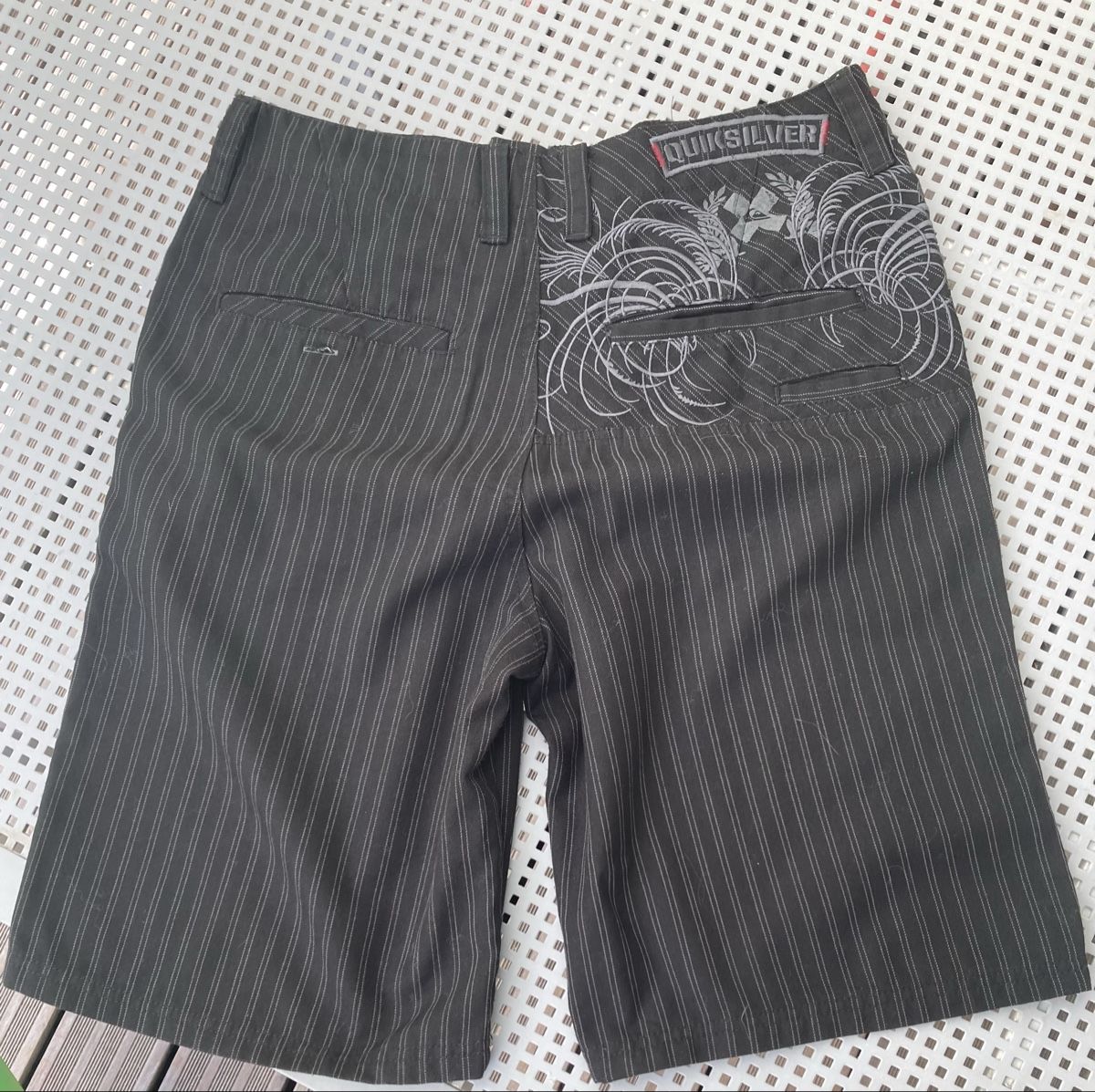 Quiksilver Pantaloni: Short Quicksilver homme – Usato da Saxon venduto da tok_8dnf 1