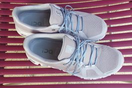 On Cloud 5 Damen Laufschuhe Grösse EU40.5 neuwertig