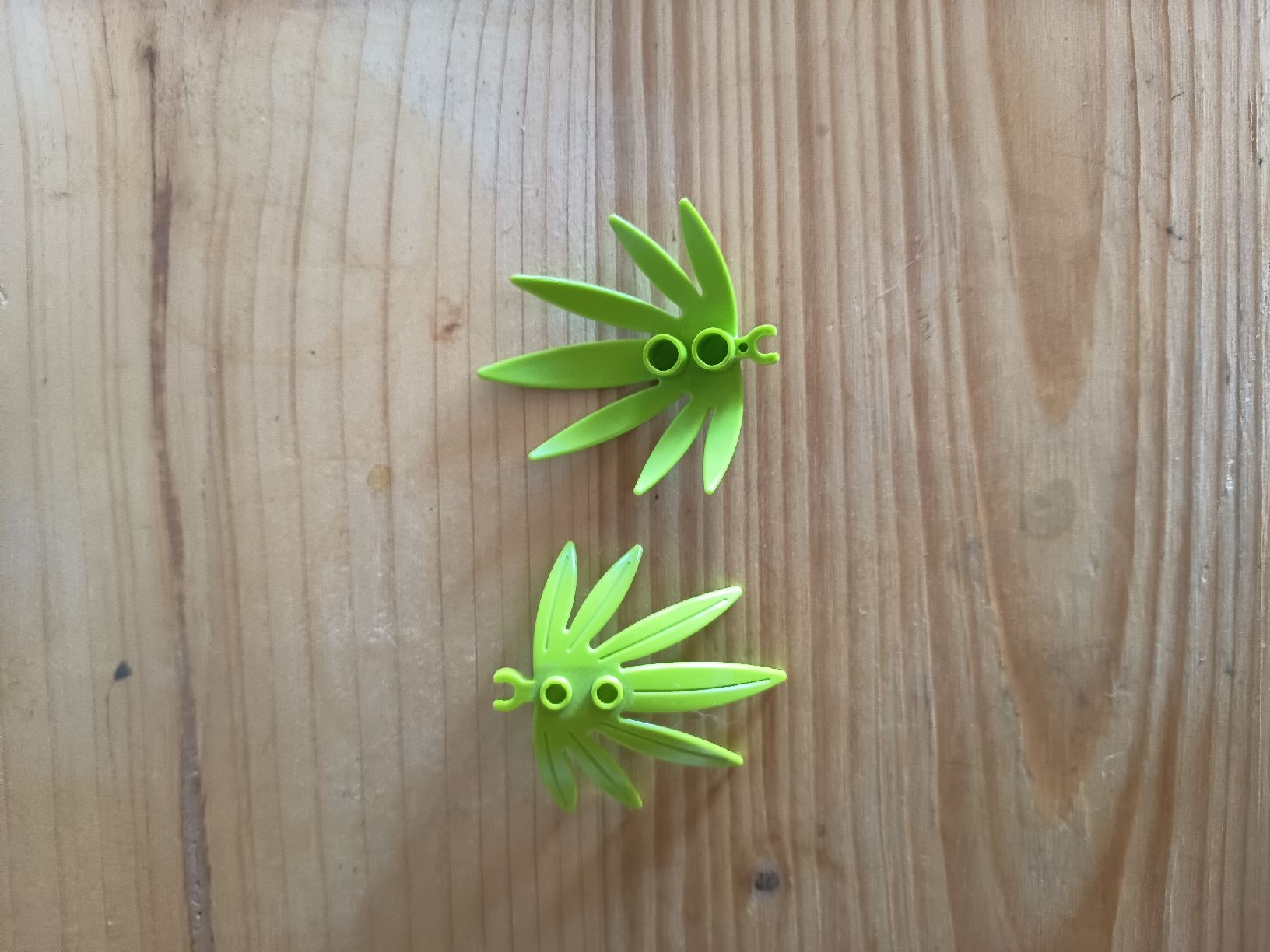 Lego Giocattoli: 10x Hell grüne Lego Palmenblätter – Nuovo (secondo la descrizione) da Raperswilen venduto da dan_r9kr 1