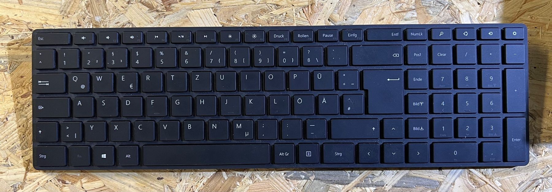 Hewlett Packard Tastaturen: Microsoft Designer Keyboard - Top Zustand - Schwarz! – Gebraucht aus Biel/Bienne von HB13 1
