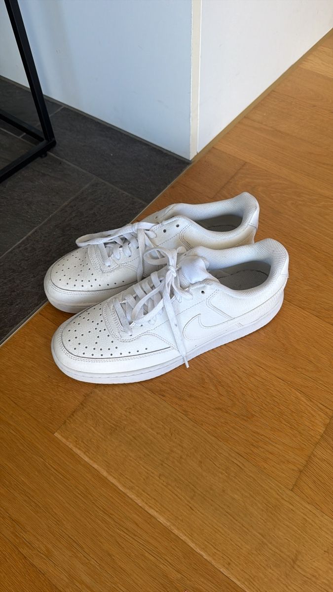 Scarpe da uomo: Neu Nike Grösse 41 – Nuovo (secondo la descrizione) da Höfen b. Thun venduto da Leonie2112