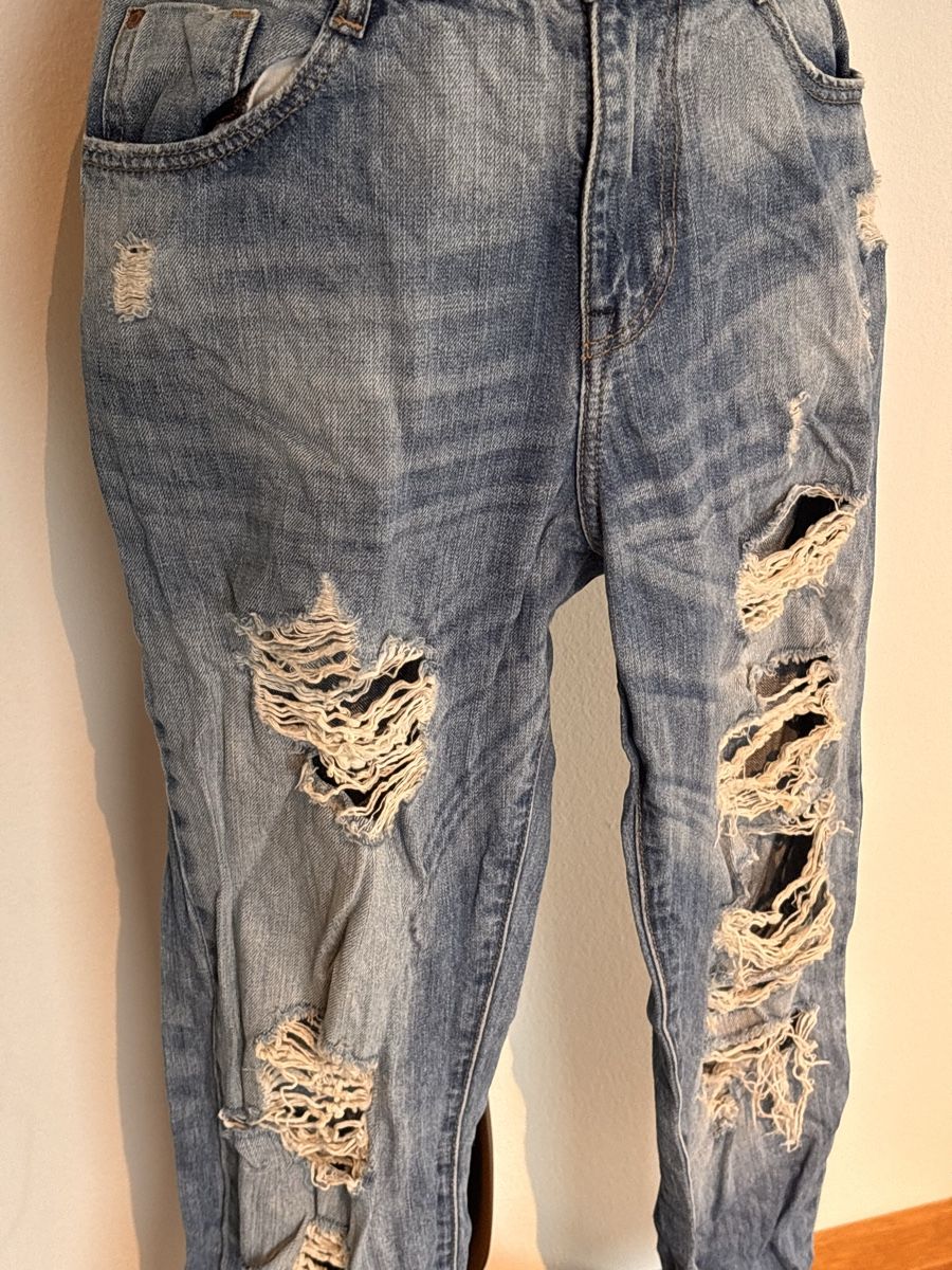 Jeans: Coole destroyed Jeans, hellblau, Grösse 34, neuwertig – Usato da Fraubrunnen venduto da Sxhiina01 2