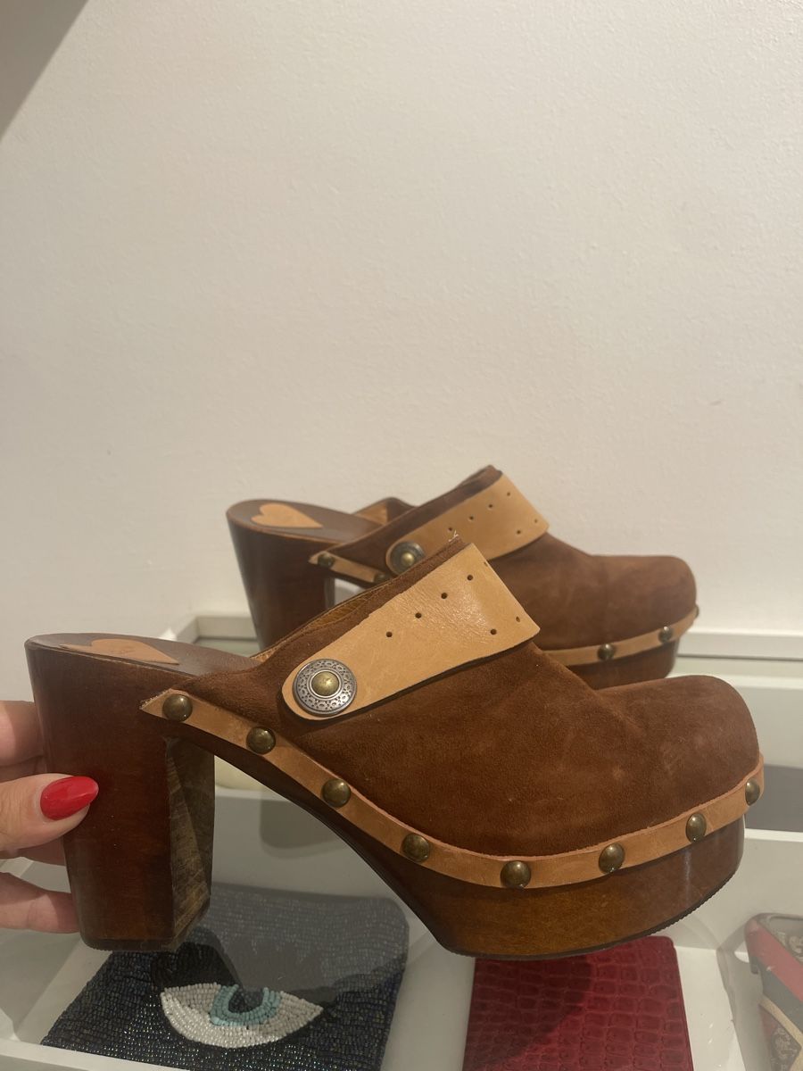 Scarpe da donna: Sabots compensés vintage en daim marron taille 40 – Usato da Lausanne venduto da Mode_350 1