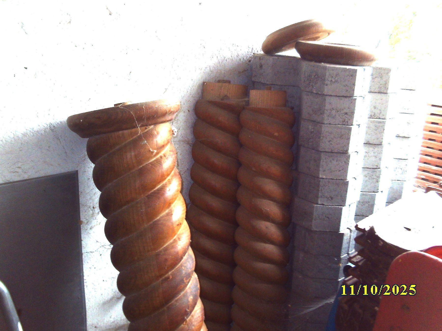 Holzartikel: 2x Holzsäulen Säulen 140cm Spirale gedrechselt massiv – Gebraucht aus Malters von monarkli 4