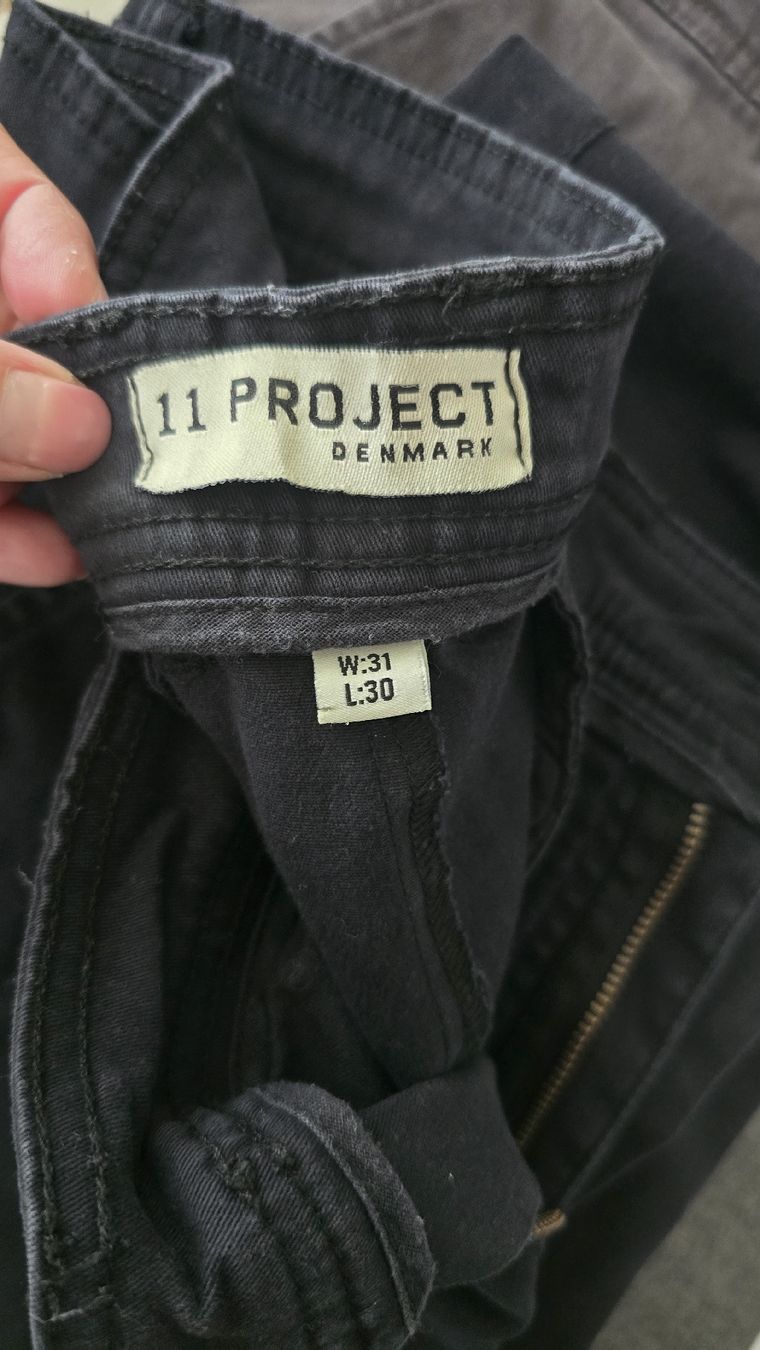 Pantaloni: 3 pantalons homme – Usato da Düdingen venduto da Ayatola 1