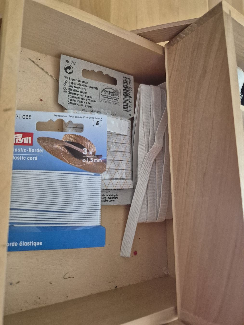 Sonstiges zum Basteln & Handarbeiten: Nähkästchen gefüllt – Gebraucht aus Vilters von Fleiflomi 5