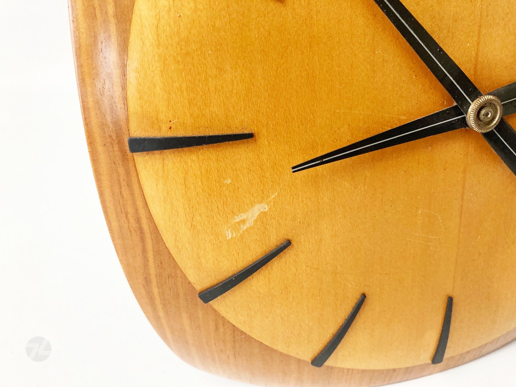 Kienzle Orologi da terra & Orologi da parete: Kienzle Automatic Wanduhr Formholz Midcentury Modern Design – Usato da Wetzikon ZH venduto da cyan74 2